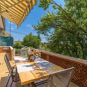 https://apartments-krc.primorje-gorskikotar.com