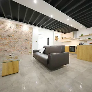 https://zadar-harbour-apartment.hotelinzadar.com